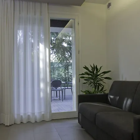 Отель La Gazzella Маранелло