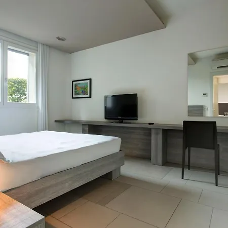 Отель La Gazzella Маранелло